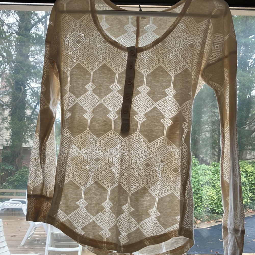 Ripcurl  Women Sz S shirt, semisheer, long sleeve, ecru, 5button.Very very soft.